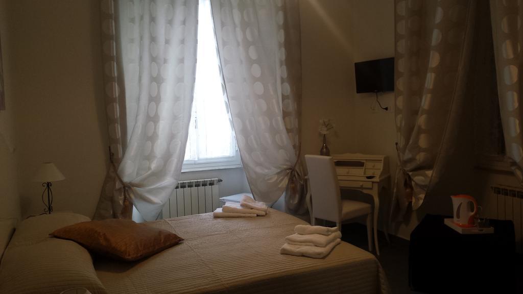 A Porta Rocca Hotel La Spezia Room photo